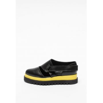 Pantofi casual din piele cu decupaje Pantofi casual din piele cu decupaje