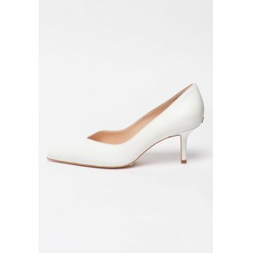 Pantofi din piele cu varf ascutit Pantofi din piele cu varf ascutit