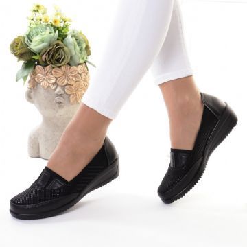 Pantofi negri usori Mania