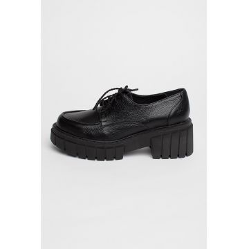 Pantofi de piele cu toc masiv Ginevra Pantofi de piele cu toc masiv Ginevra