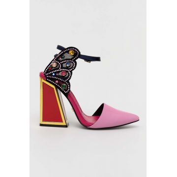 Kat Maconie pumps Naira