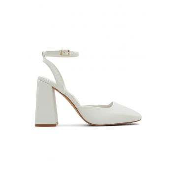Pantofi de piele ecologica cu bareta pe glezna Ingenue Pantofi de piele ecologica cu bareta pe glezna Ingenue