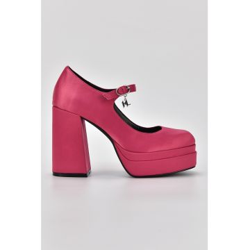 Pantofi cu aspect satinat si toc masiv Pantofi cu aspect satinat si toc masiv