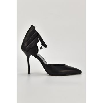 Pantofi de piele cu bareta pe glezna