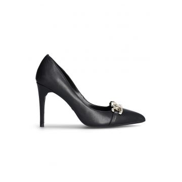 Pantofi de piele cu detaliu din lant