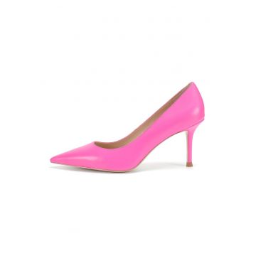 Pantofi din piele cu varf ascutit si toc clasic