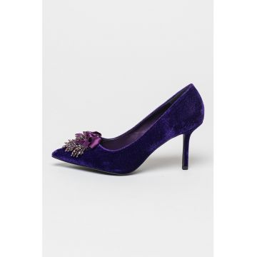 Pantofi catifelati cu toc stiletto si aplicatie cu funda Charlotte