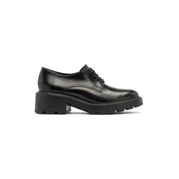Pantofi de piele ecologica lacuita Sisi
