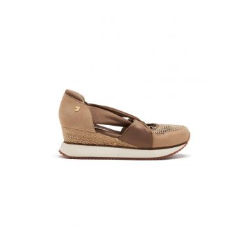 Pantofi cu talpa wedge si insertii din piele intoarsa
