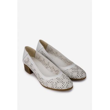 Pantofi dama albi din piele cu model floral si perforatii