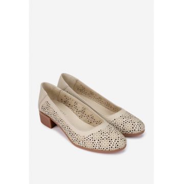 Pantofi dama crem din piele cu model perforat
