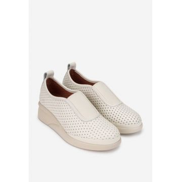 Pantofi dama din piele naturala bej cu model perforat