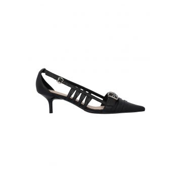 Pantofi de piele cu decupaje