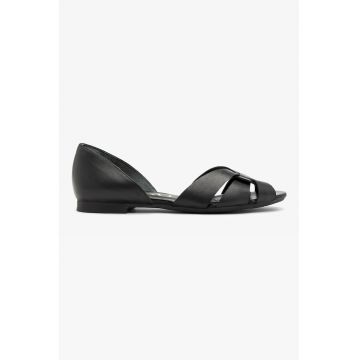 Pantofi din piele cu decupaje