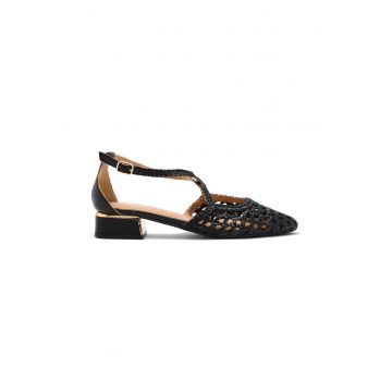 Pantofi din piele cu varf ascutit si model impletit