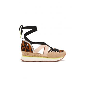Pantofi cu talpa wedge si insertii din piele intoarsa