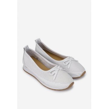Pantofi dama albi din piele cu perforatii fine