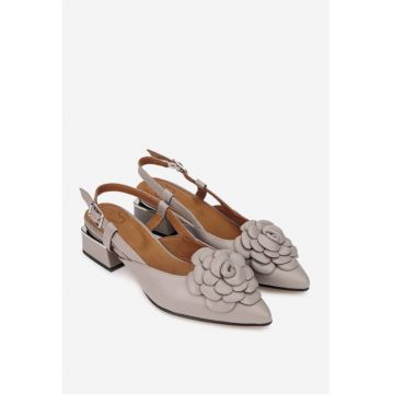 Pantofi dama  taupe din piele cu ornament floare