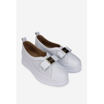 Pantofi dama  albi din piele naturala cu ornament
