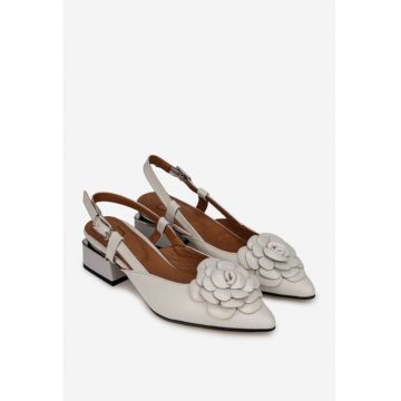 Pantofi dama  bej din piele cu ornament floare