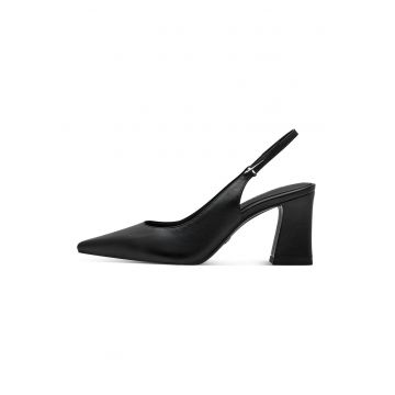 Pantofi de piele cu varf ascutit