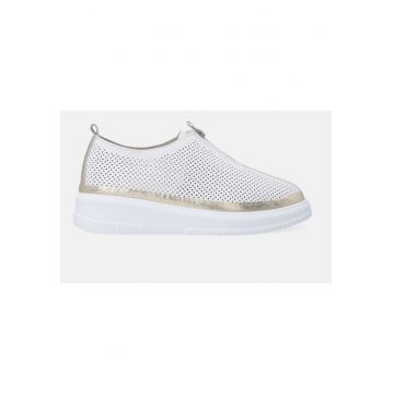 Pantofi din piele cu aspect perforat si fermoar