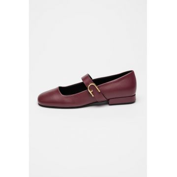 Pantofi de piele cu catarame