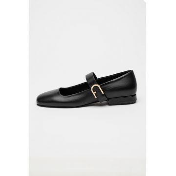 Pantofi de piele cu catarame