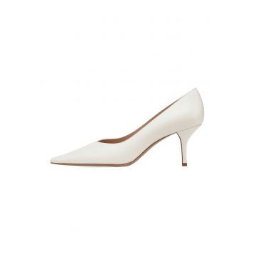 Pantofi de piele cu varf ascutit