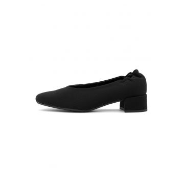 Pantofi din material textil cu toc masiv si striatii