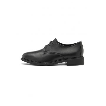 Pantofi din piele cu varf rotund