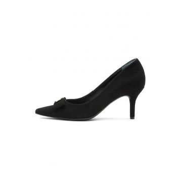 Pantofi din piele intoarsa cu varf ascutit si logo metalic
