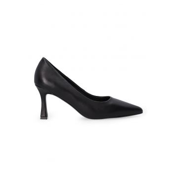 Pantofi din piele cu varful ascutit