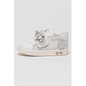 Pantofi sport cu inchidere velcro cu segmente stralucitoare si detalii florale - Alb/Argintiu