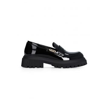 Pantofi loafer de piele ecologica lacuita