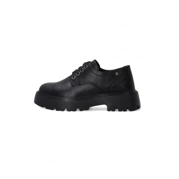 Pantofi din piele cu tesaturi