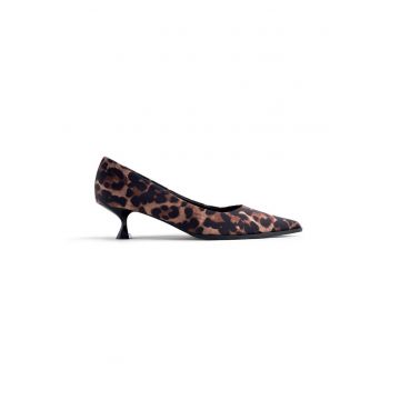 Pantofi cu varf ascutit si animal print
