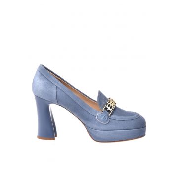 Pantofi din piele intoarsa cu accesoriu monograma metalica