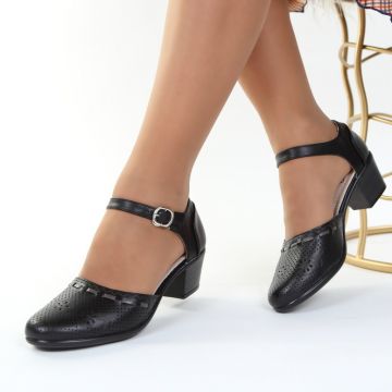 Pantofi negri perforati Eluna