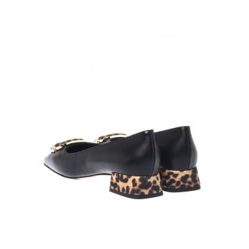Pantofi de piele cu varf patrat si detalii animal print