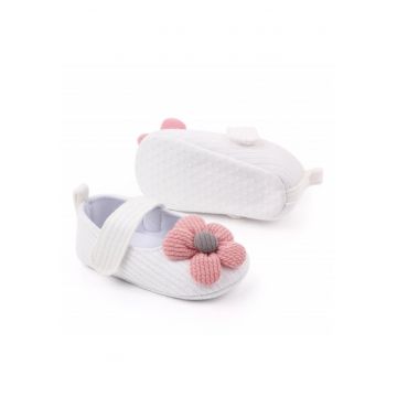 Pantofi  Model AL 15893 cu floricica roz - Textil - Alb