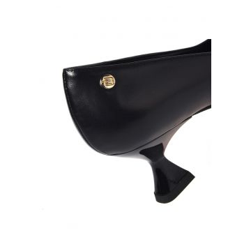 Pantofi din piele cu varf ascutit