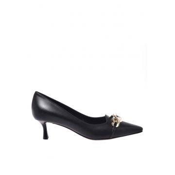 Pantofi din piele cu varf ascutit