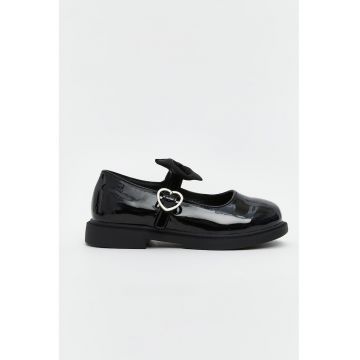 Pantofi Mary Jane cu aspect lacuit