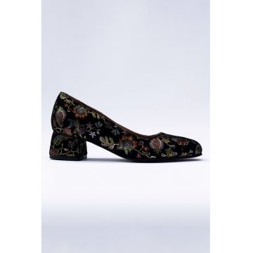 Pantofi din piele cu broderii florale - Multicolor