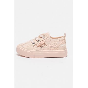 Pantofi sport cu broderii si decupaje