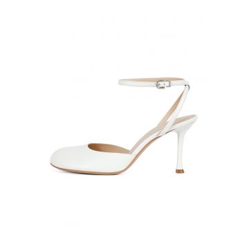 Pantofi din piele cu catarama