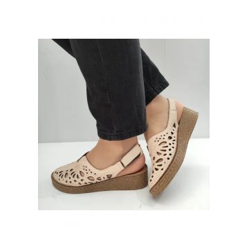 Pantofi slingback cu talpa wedge si perforatii - Bej