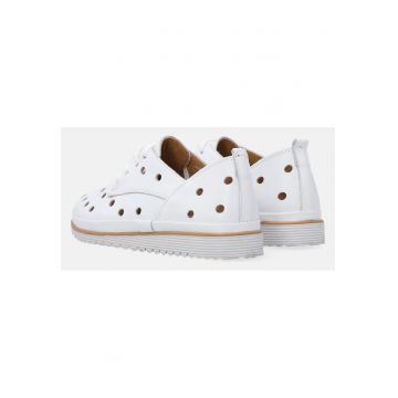 Pantofi casual cu sireturi si detalii perforate