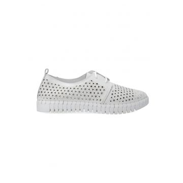 Pantofi casual din piele cu decupaje florale